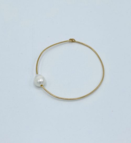Pearl Bangle – CassandraCollections